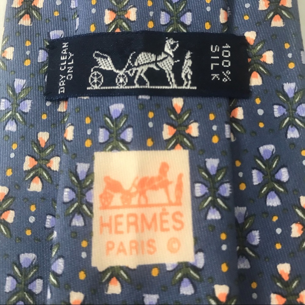 HERMÈS Dusty Blue Orange White Flower Silk Tie